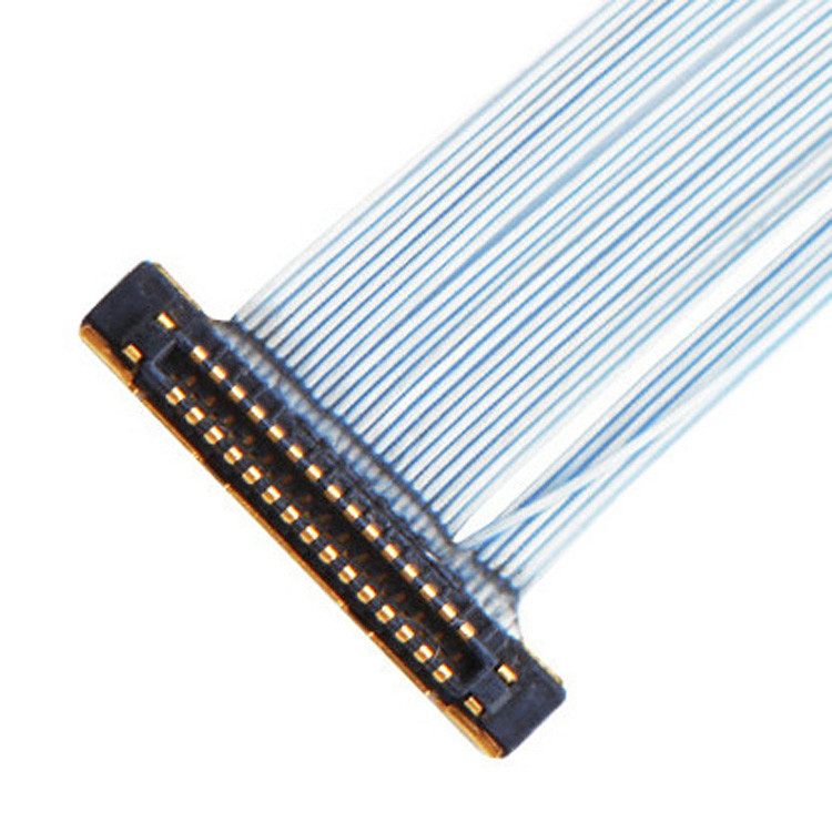 Pour les caméras de surveillance, un ensemble de câbles coaxial micro avec une hauteur de 0,25 mm KEL XSLS20-30
