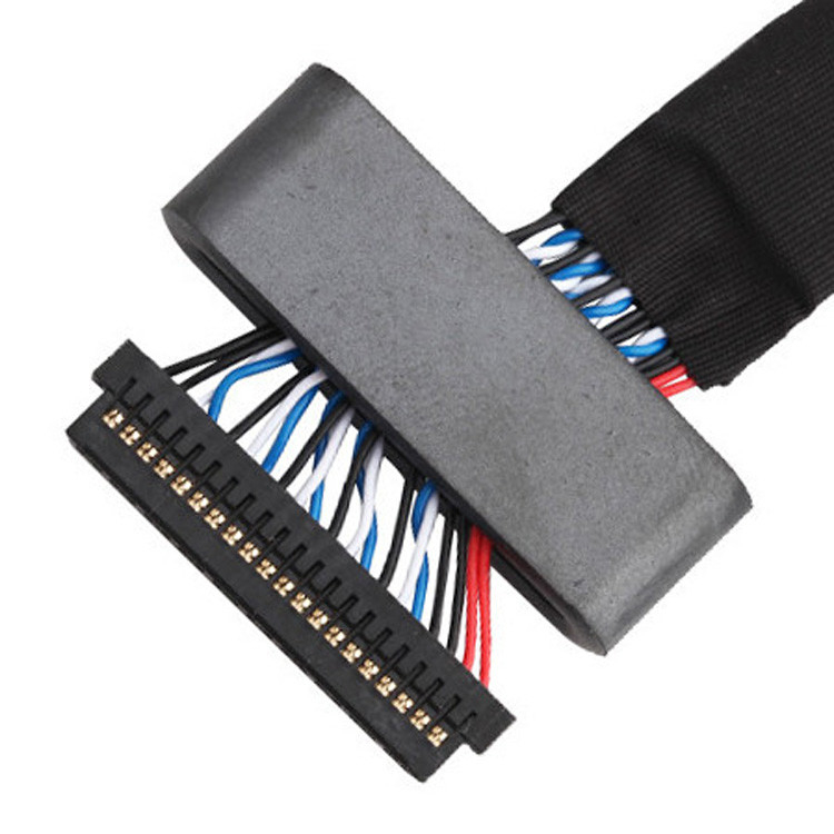 L'assemblage du câble LVDS de JAE FI-S20S à FI-X30HL, avec une inclinaison de 1,25 mm et une tension nominale de 500 VAC