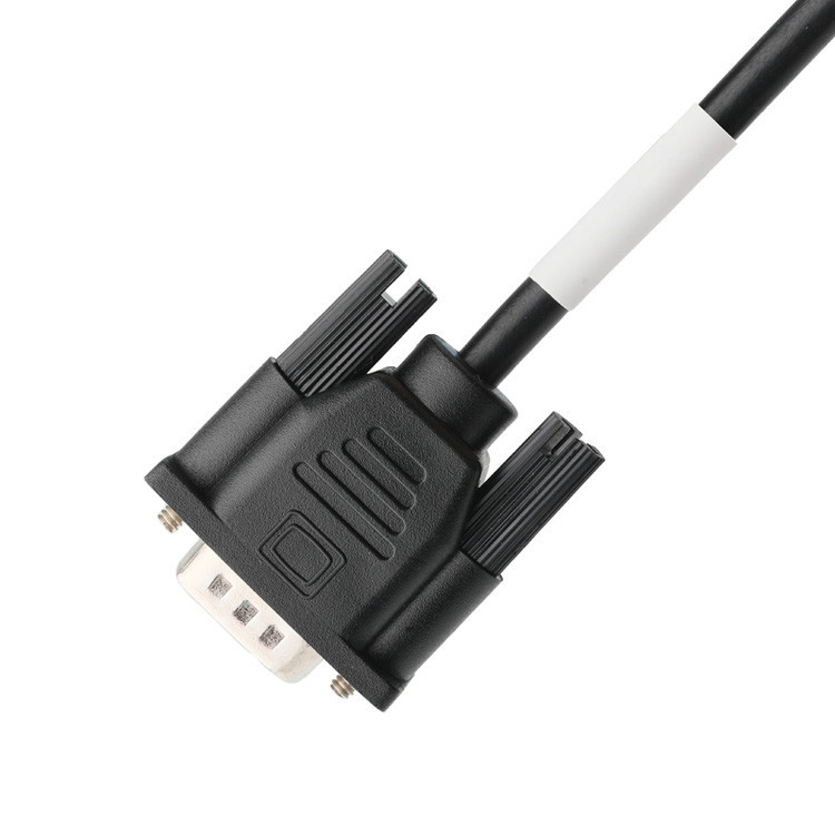 Connecteur mâle D-SUB-9Pin avec type de soudure, noyau en caoutchouc blanc et coque nickelée à connecteur femelle D-SUB-9Pin