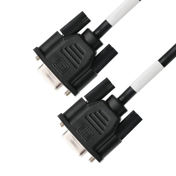 Connecteur mâle D-SUB-9Pin avec type de soudure, noyau en caoutchouc blanc et coque nickelée à connecteur femelle D-SUB-9Pin
