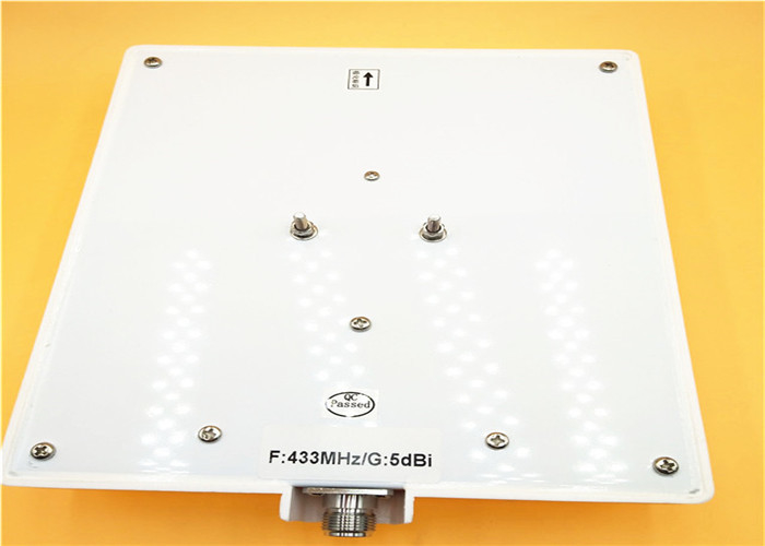 Connecteur circulaire industriel de la série B Z13 4Pin Connecteur féminin Socket scellé à vide fixe externe